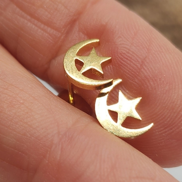 Minimalist Jewelry Elegant 14 kt Gold plate Moon Star Contemporary Design - Picture 5 of 13